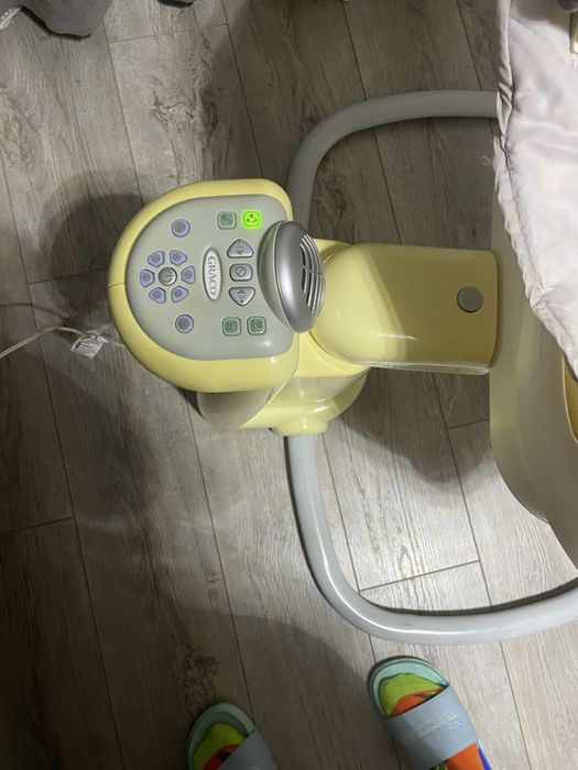 GRACO заколисуючий центр