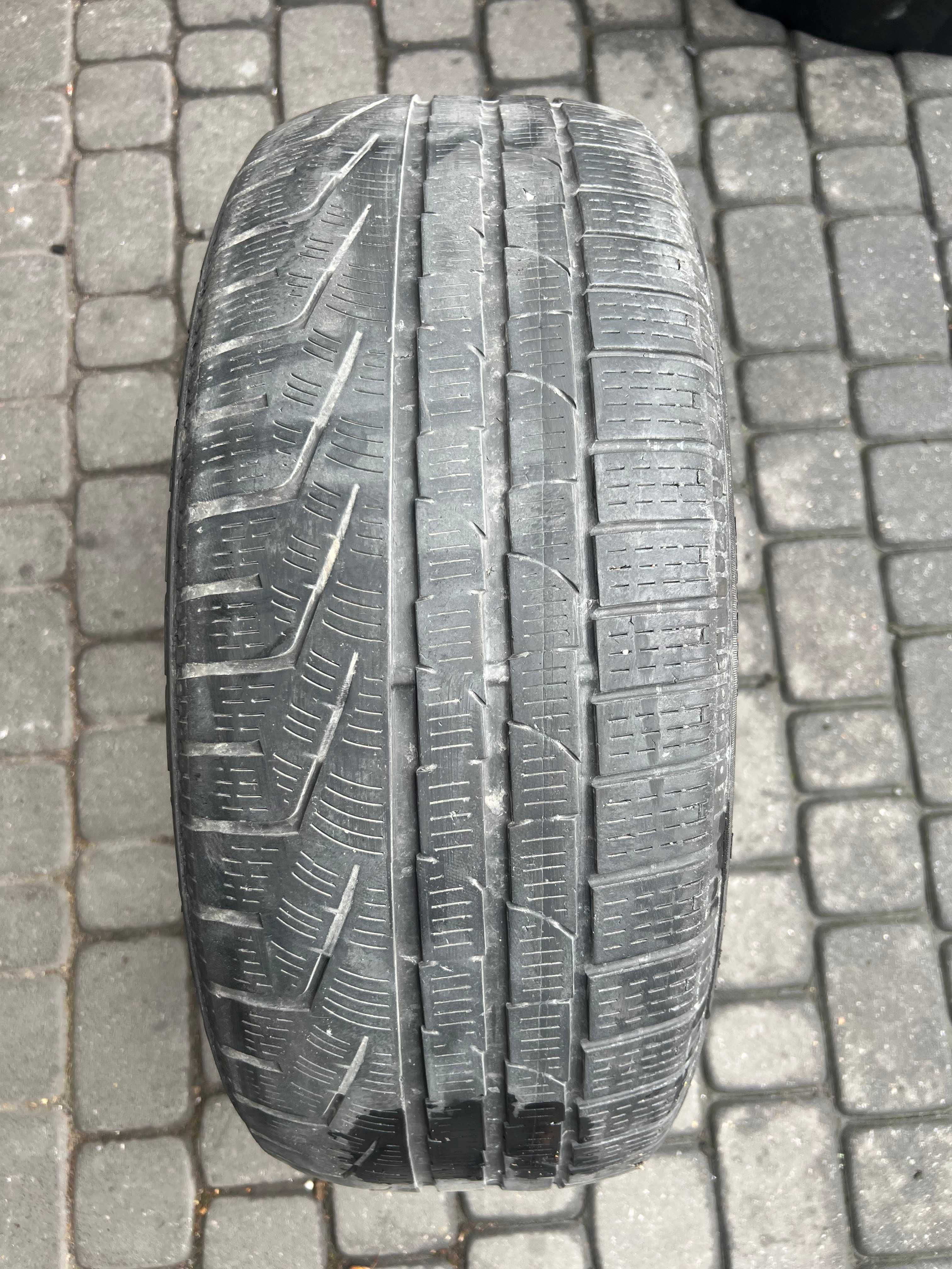 Opona Pirelli Sottozero Winter 240 - 225/45/18