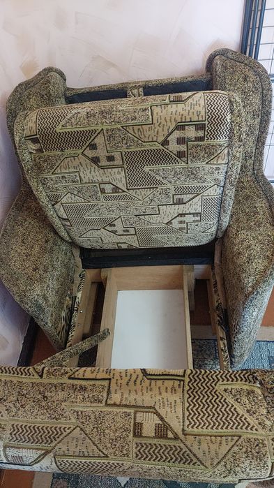 Продам  выдвижное  кресло