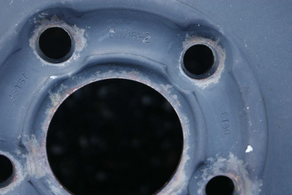 Koła Wielosezonowe Trafic Vivaro 5x114,3 215/65r16c 9mm Conti TPMS