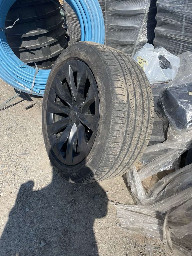 Диск в зборі на Tesla model X