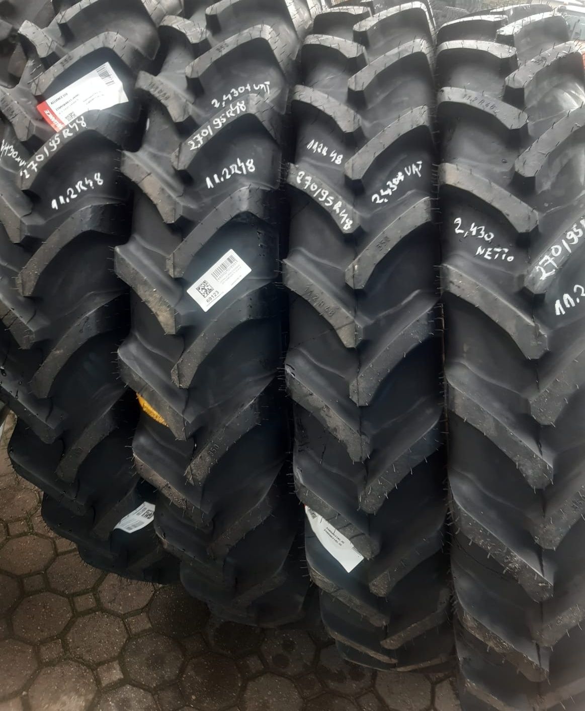 Opony Nowe 270/95R48 Alliance 11.2R48