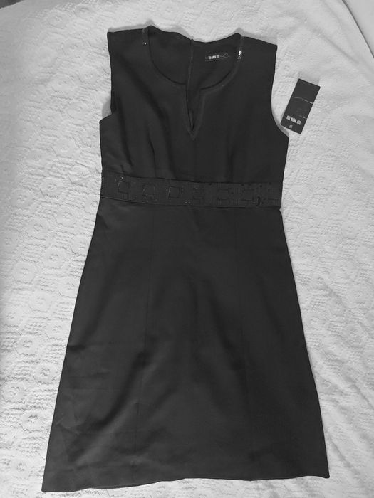 Класична сукня-футляр