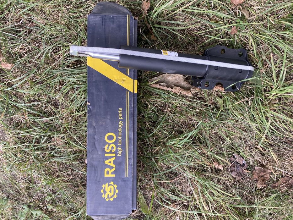 Амортизатор передній (Raiso Швеція) Мерседес спринтир (спарка)RS115904