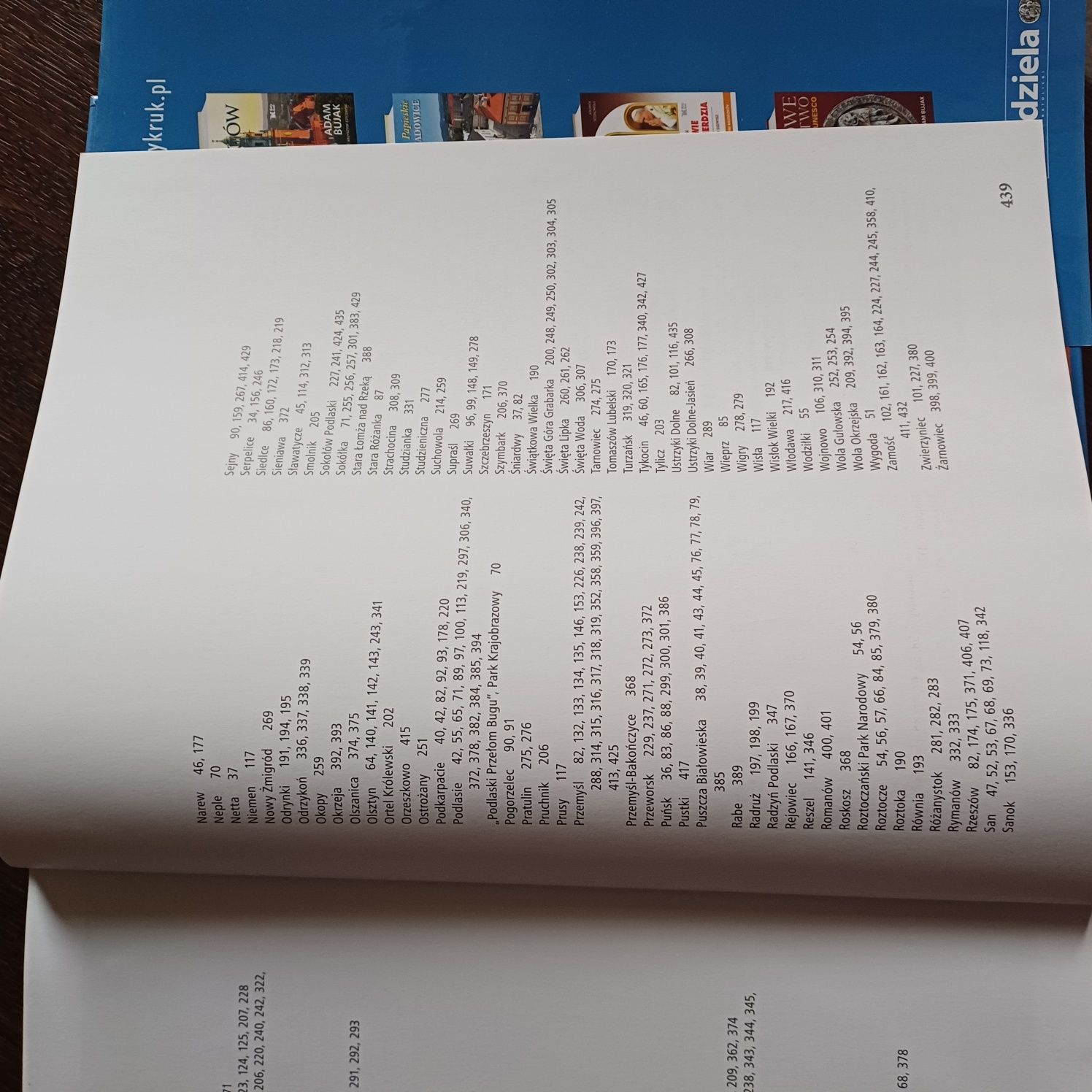 POLSKA WSCHODNIA autor  Adam Bujak. Na 440 stron , 177  najpiekniejszy