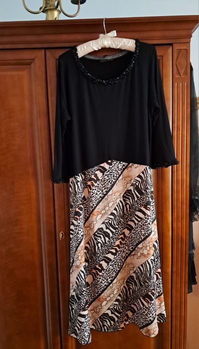 Sukienka midi zebra Bodyflirt zwierzęcy print