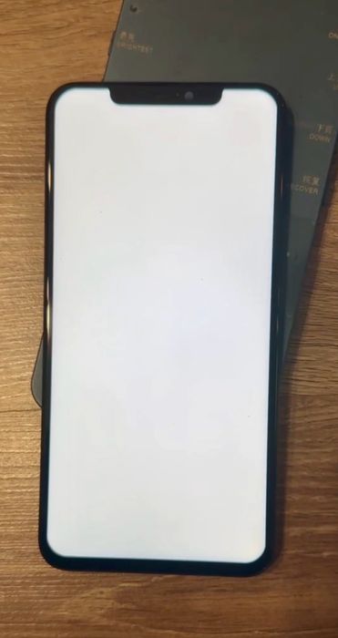 Дисплей Iphone 11 Pro Max в хорошем состоянии