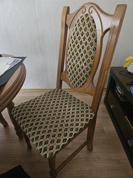 6 krzeseł drewnianych