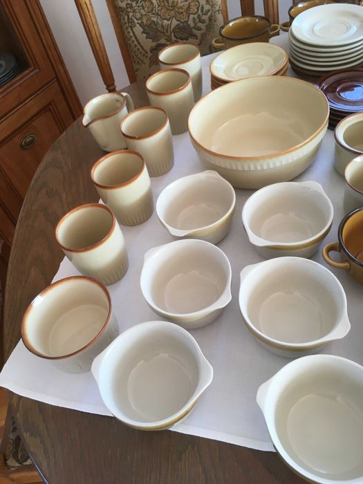 Sprzedam serwis śniadaniowy, obiadowy i kawowy