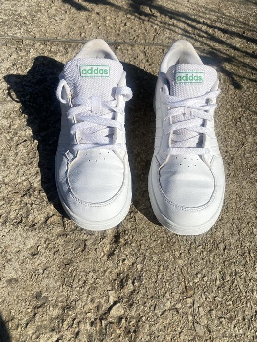 Продам кросівки  Adidas 40р