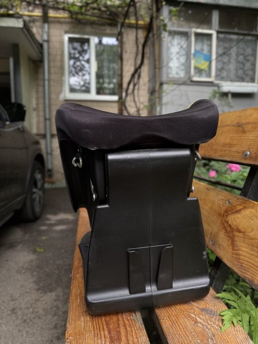 Дитяче автокрісло chicco чорний колір