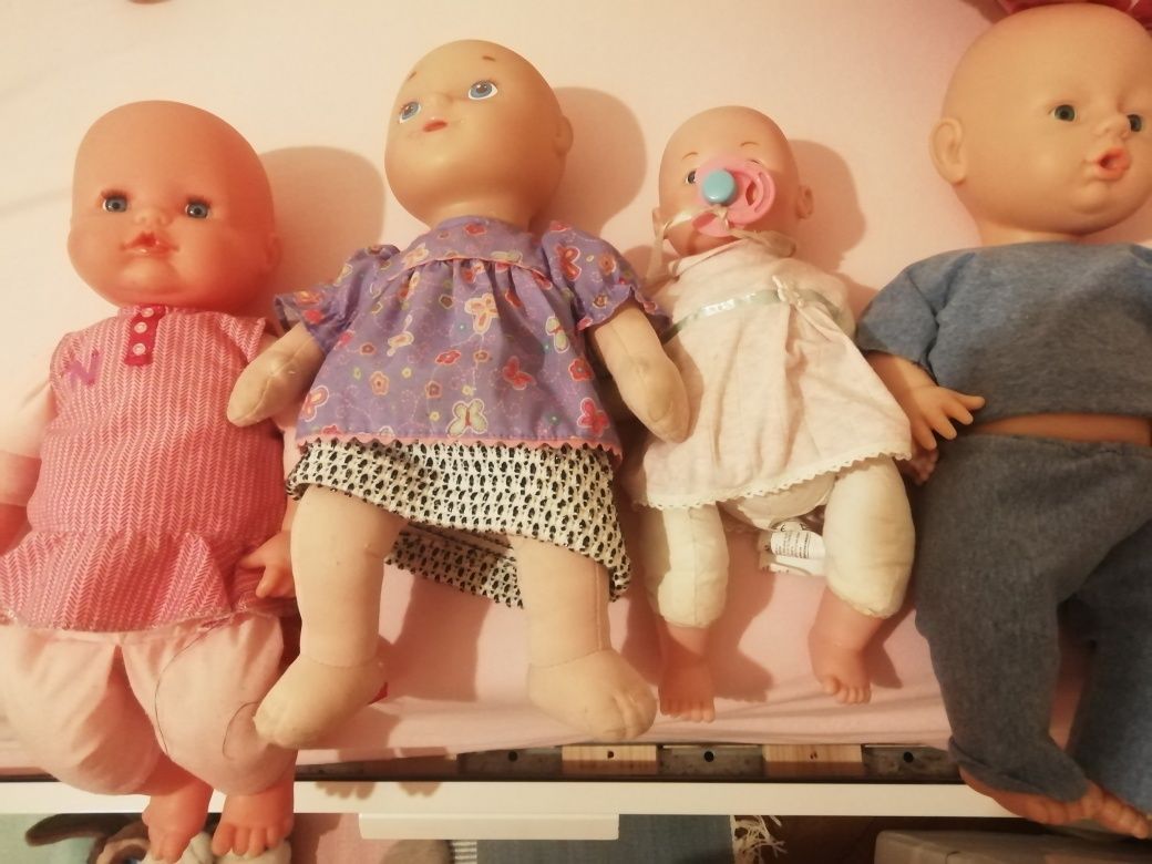 Carrinho para bonecas+alcofa e bonecas