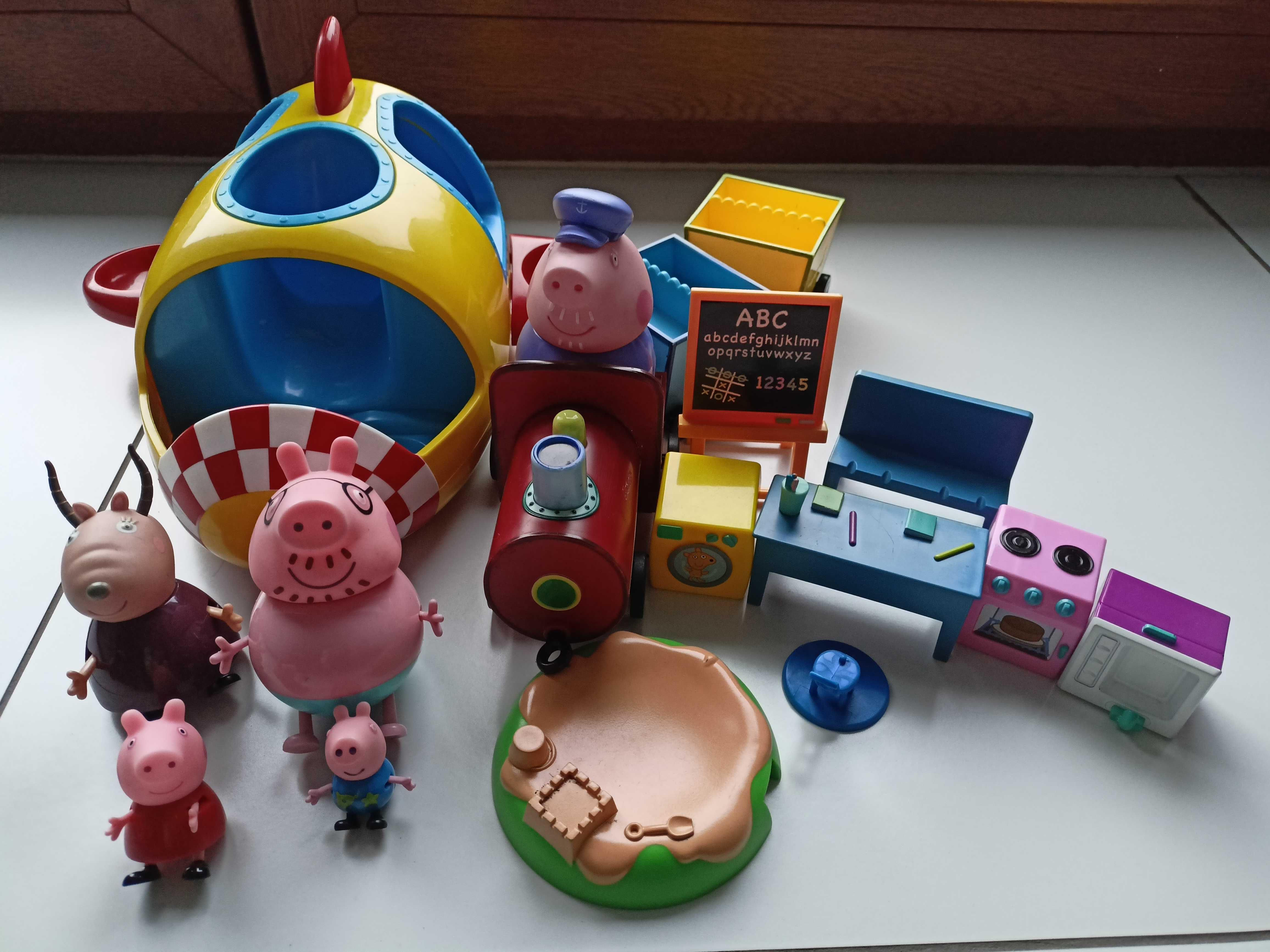 Duży zestaw zabawek świnka Peppa samolot pociąg figurki meble