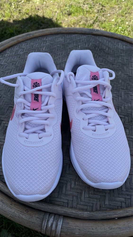 Кросівки NIKE  premium pink