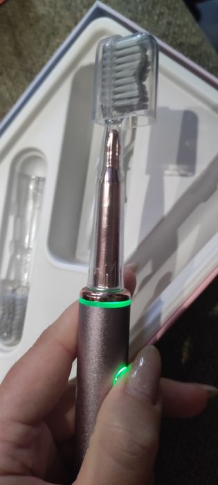 Електронна щітки для зубів