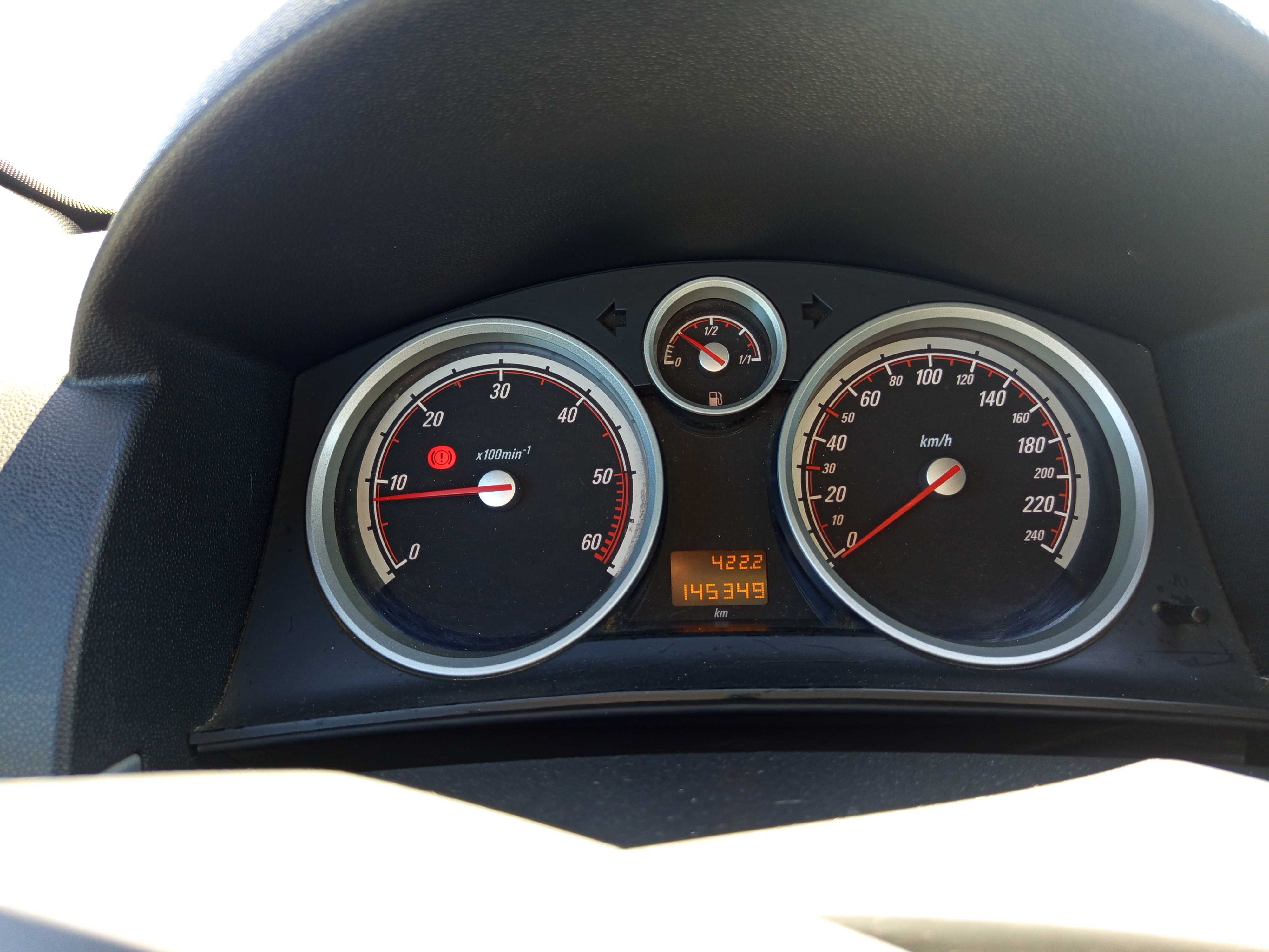 Opel astra gtc 1.7