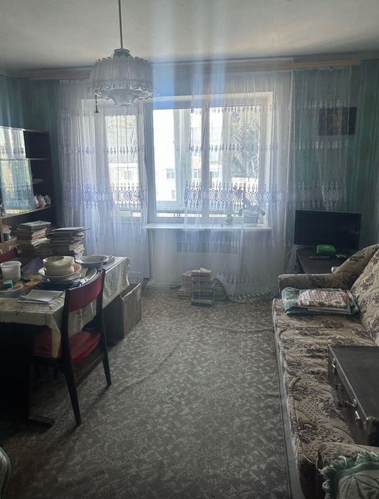 Пропонуємо до продажу трикімнатну квартиру Шкільний