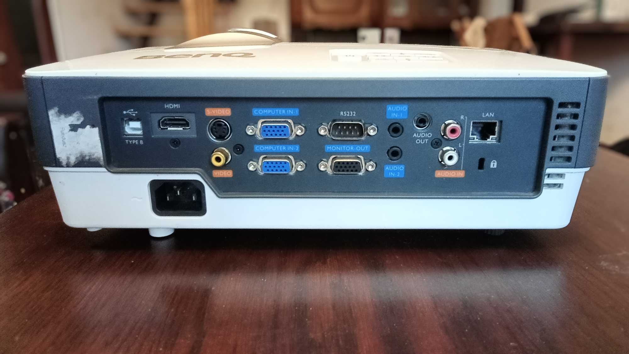 Projektor DLP BenQ MW712. Rozdz. 1280x800 (WXGA). Kontrast 10,000:1