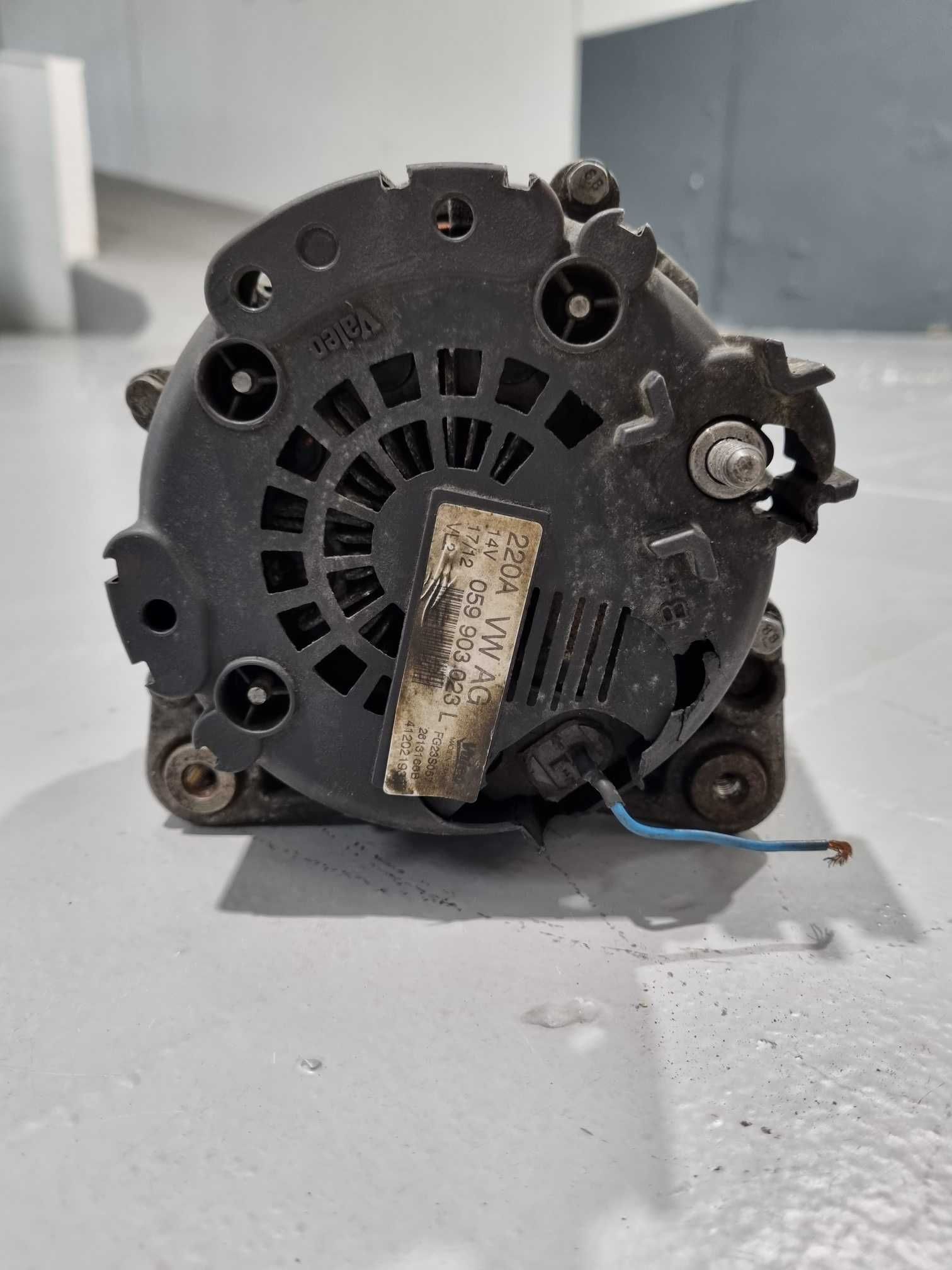 Alternador VW marca Valeo