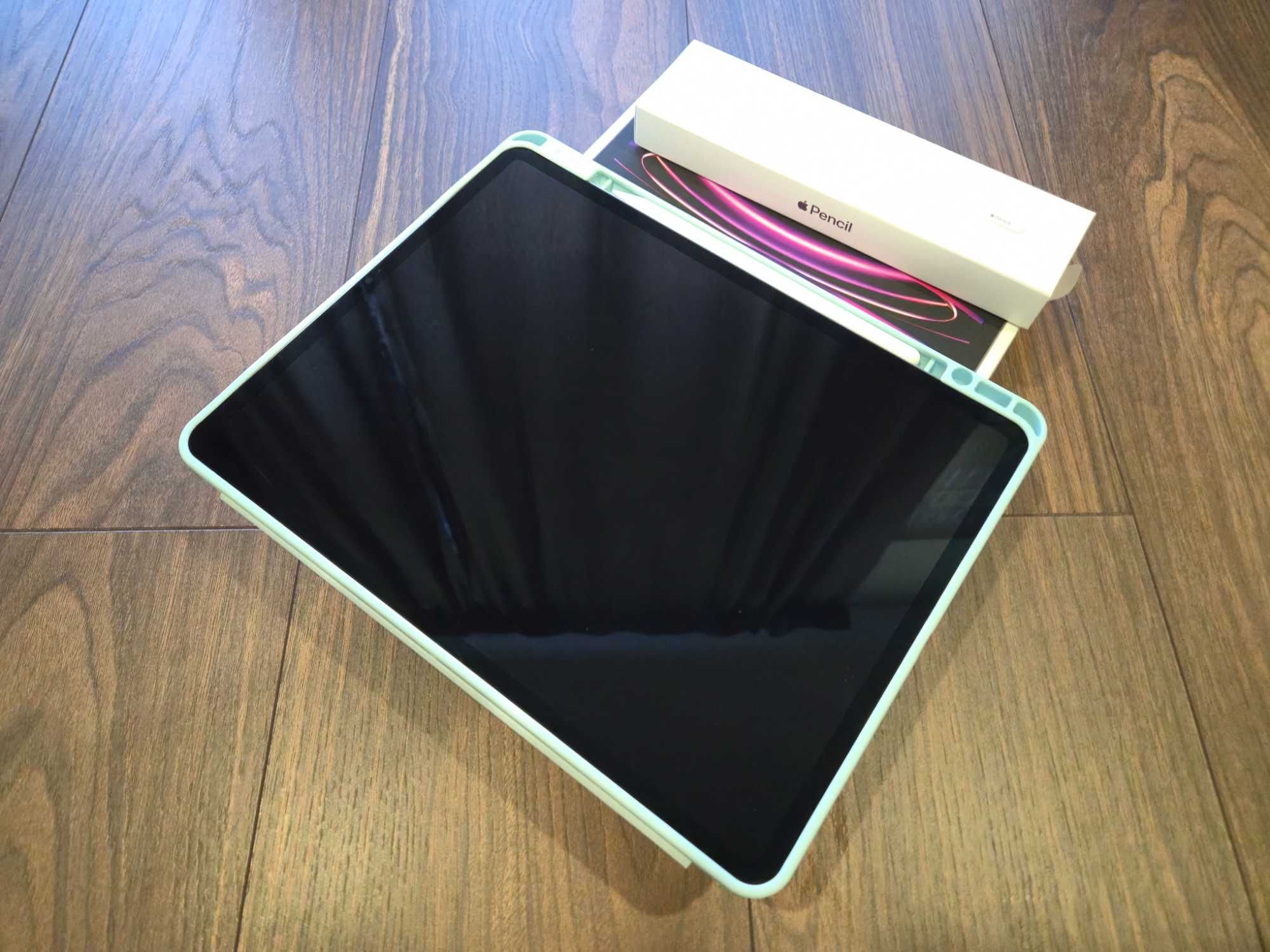 iPad Pro 12.9 6ª geração 256gb + apple pen 2