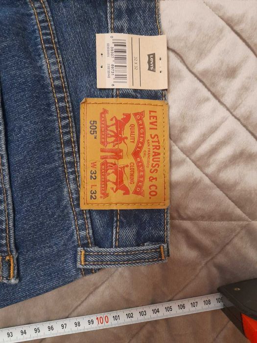 Продам джинси Levi's, оригінальні.