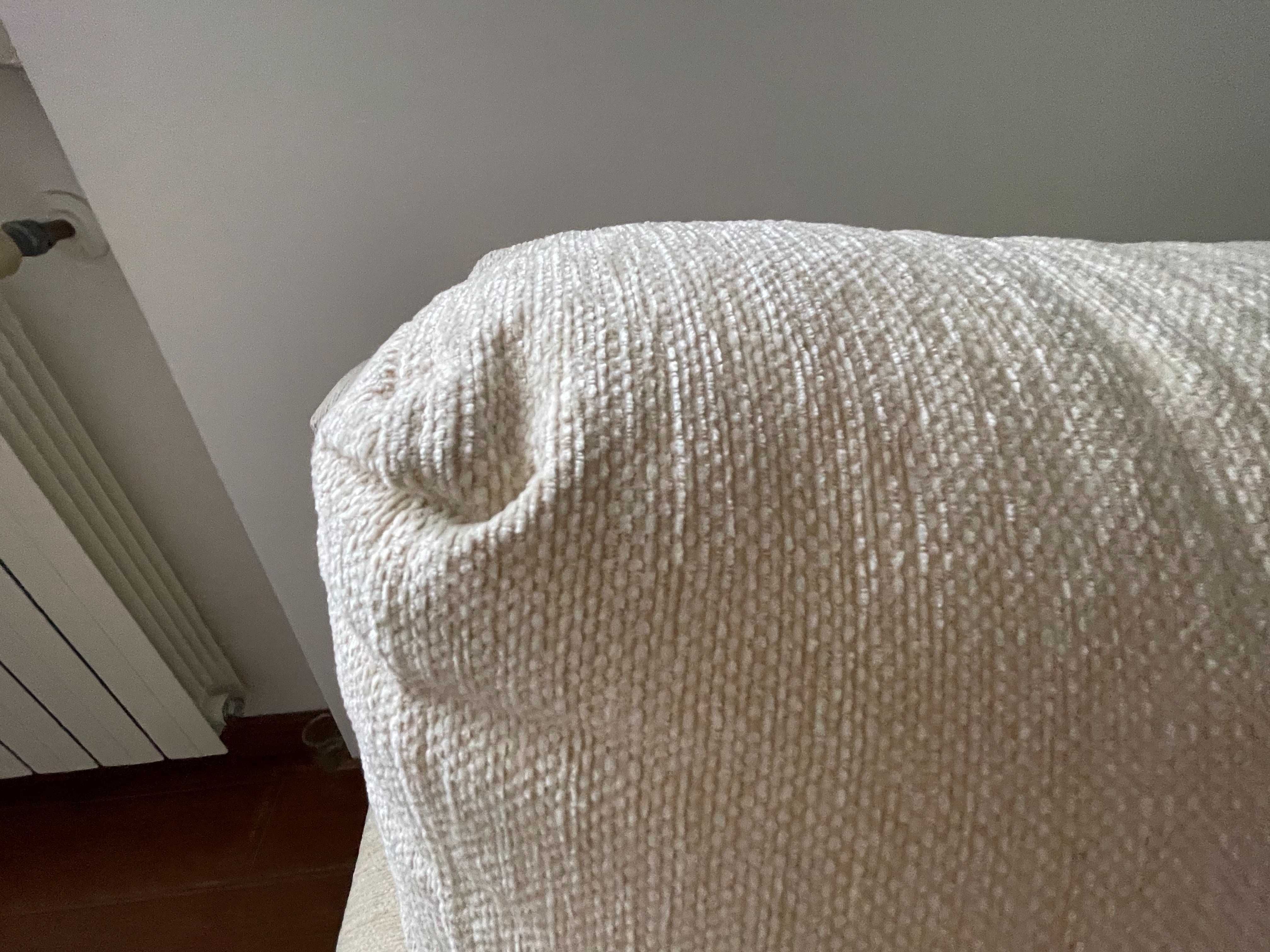Conjunto de Sofás 2 e 3 Lugares – Creme - Como Novos