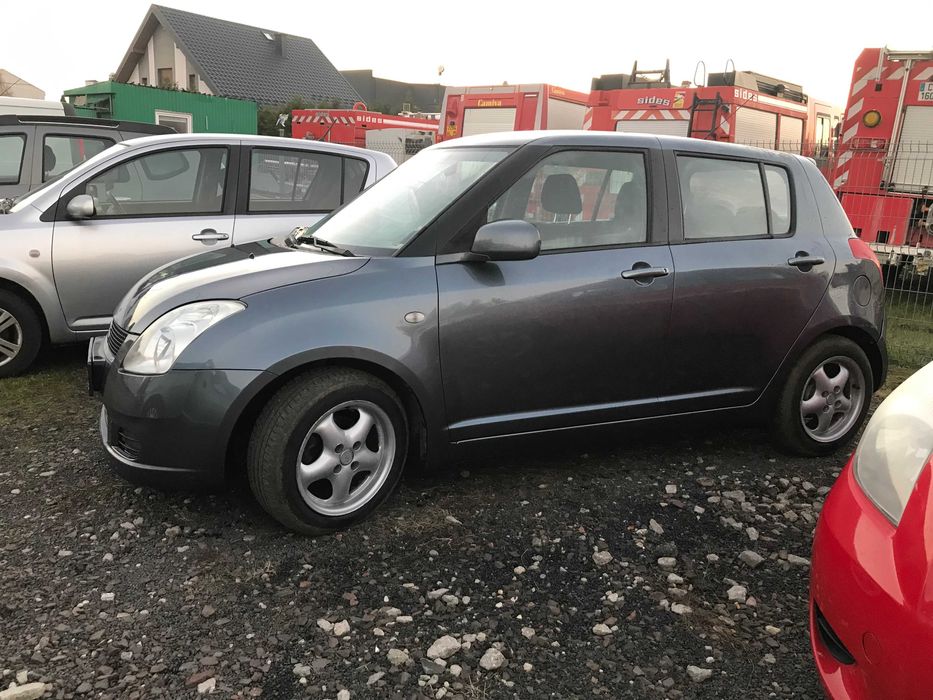 SUZUKI SWIFT 1.3 benzyna 2008r. 2 sztuki Instalacja Gazowa do 2031r.