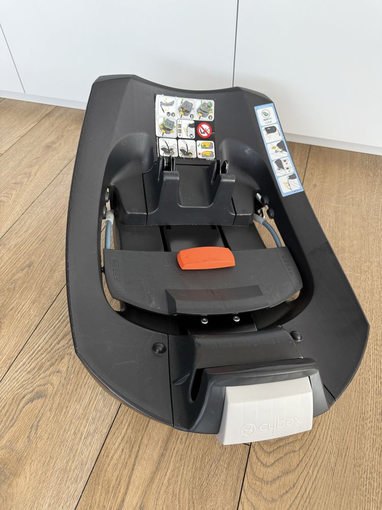 Cybex Aton 5 deep black + BAZA ISOFIX