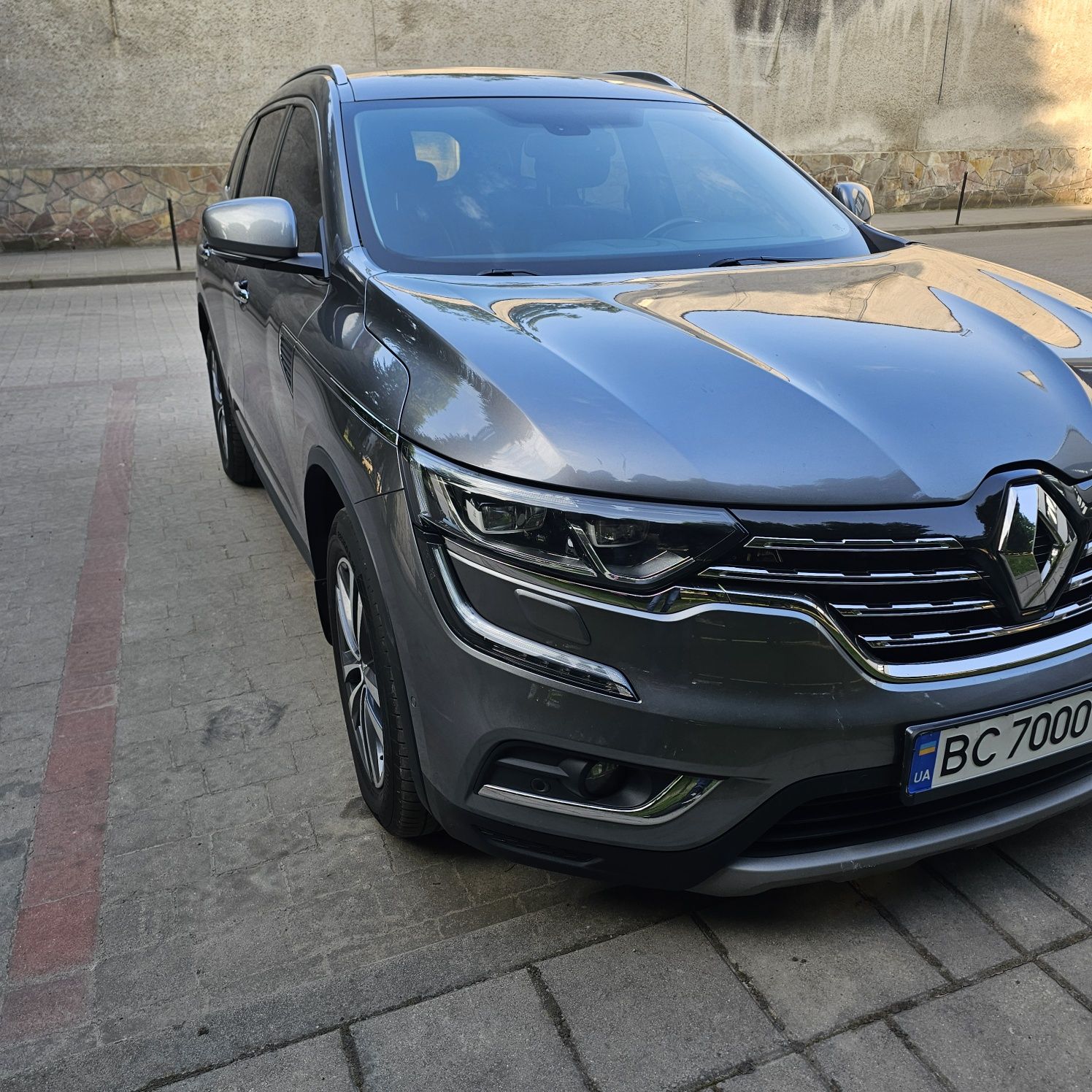 Продаж сімейного  авто
