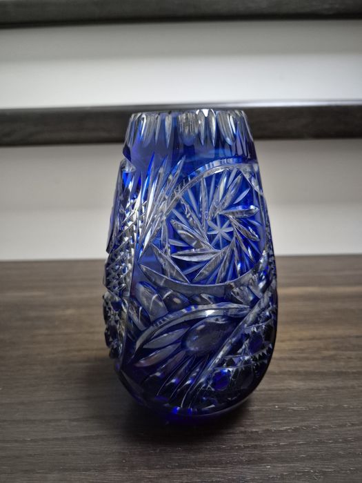 Wazon kryształowy kobaltowy chabrowy niebieski flakon
