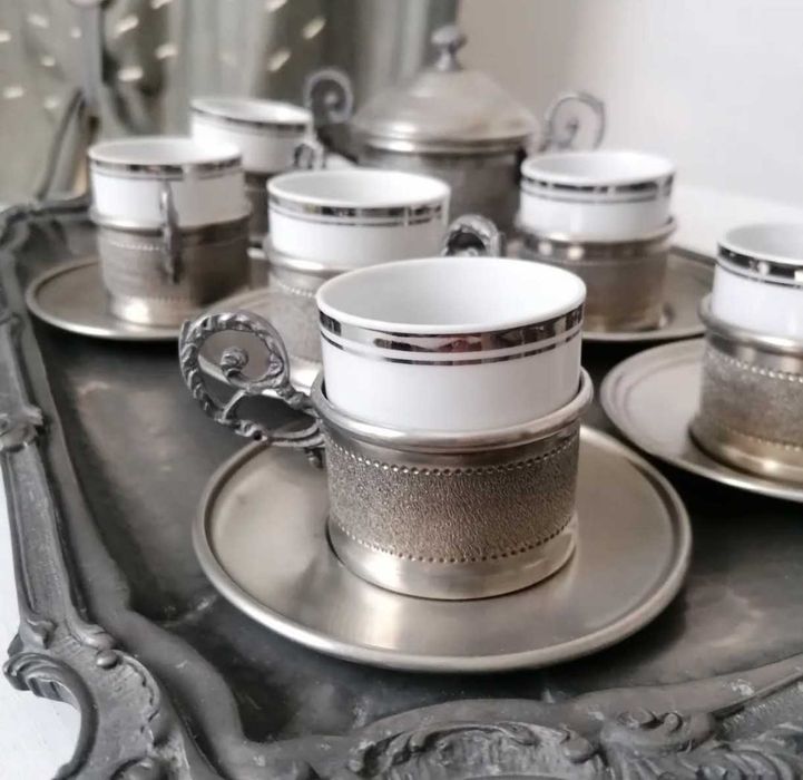 Вінтажний сервіз олово та порцеляна