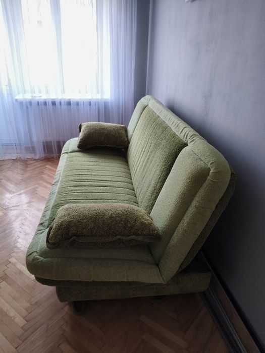 Продам диван в гарному стані
