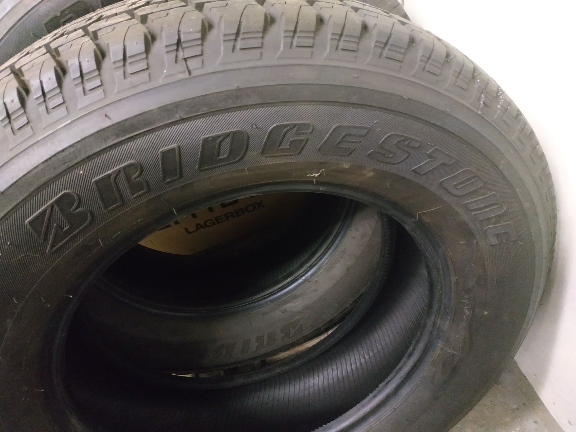 Пара Bridgestone 255/65 r17 нова недорого.