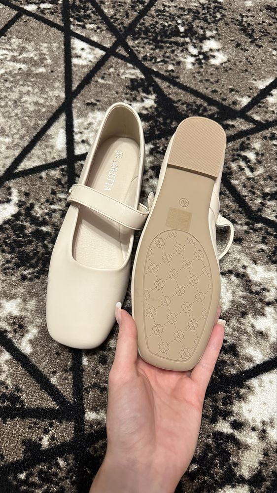 Лофери жіночі miumiu