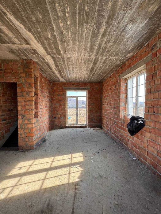 Продаж окремостоячого будинку біля лісу у с. Бірки