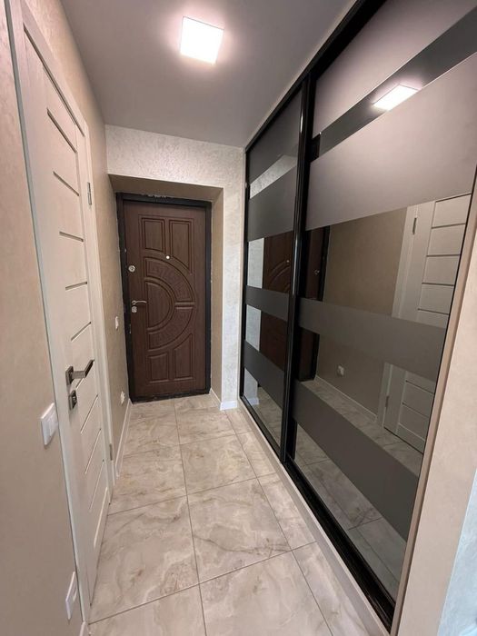 Продаж 1-кім.квартири з сучасним ремонтом !