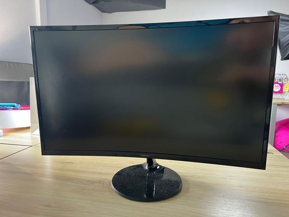 Продам монитор Samsung S27C360