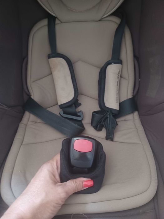 Ovo e alcofa Jané (2em 1) bege em otimo estado