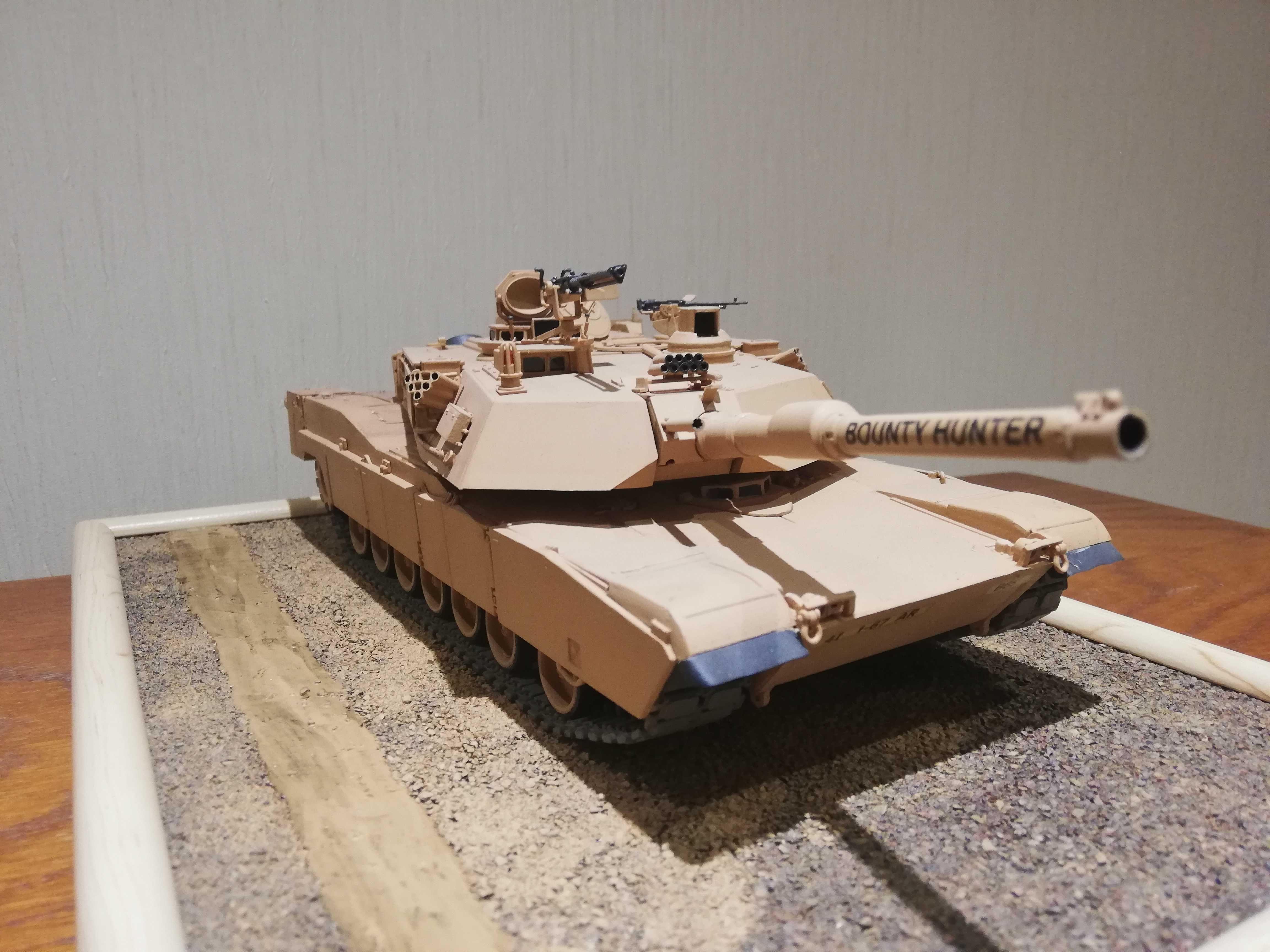 Модель танка Abrams M1A2 масштаб 1:35