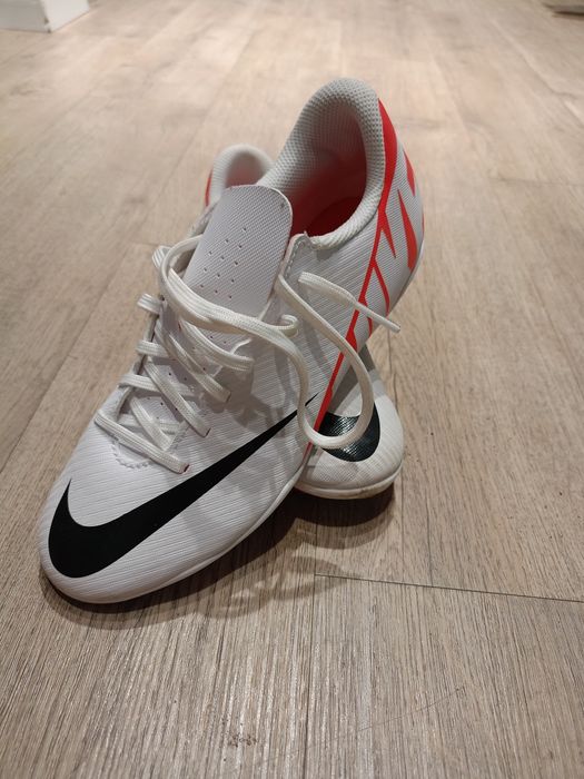 Buty Nike, korki rozm 37,5