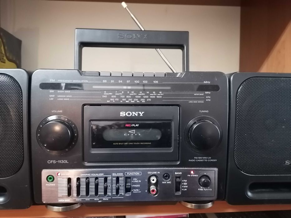 Radiomagnetofon Sony CFS-1130 Radio Cassette Recorder (1991-94)