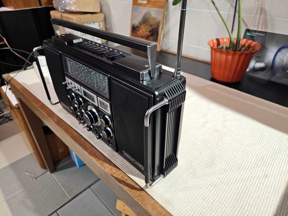 Grundig Satellit 2400