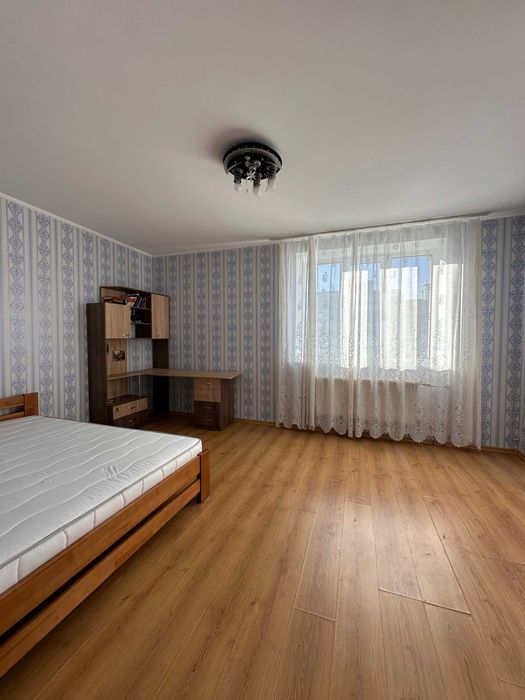 Продам 3 к.кв., Центр, ул. Залесская, 5, метро Госпром