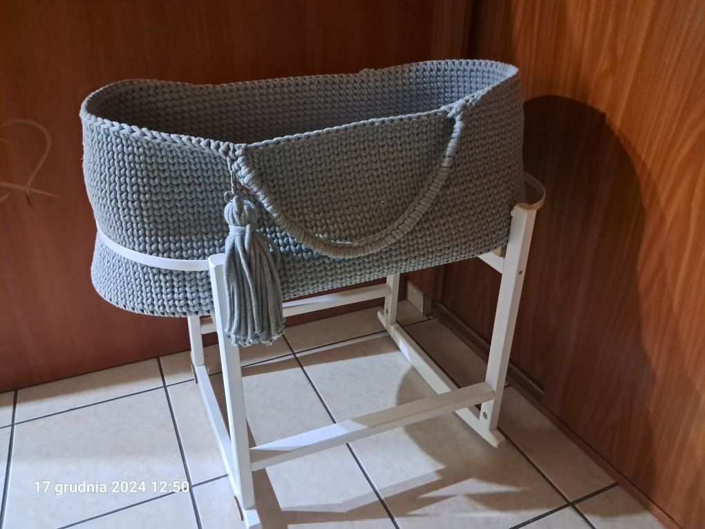 Kołyska kosz mojżesza z bujanym stelażem