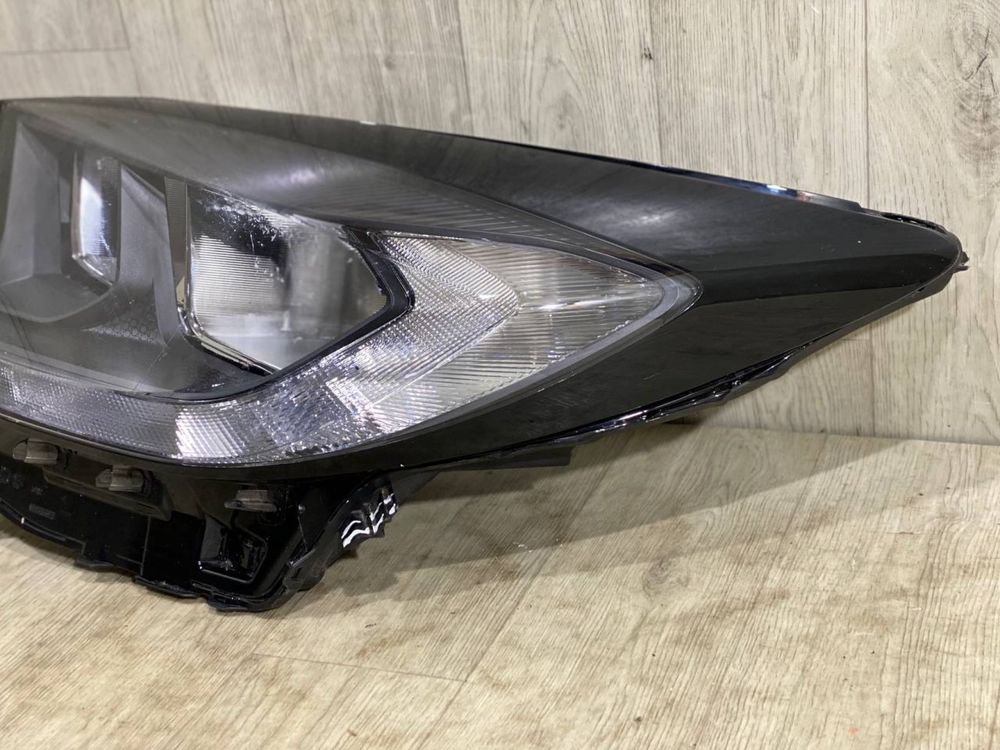 Фара передняя левая Toyota Aygo X ( 2022 2023 2024 г.)