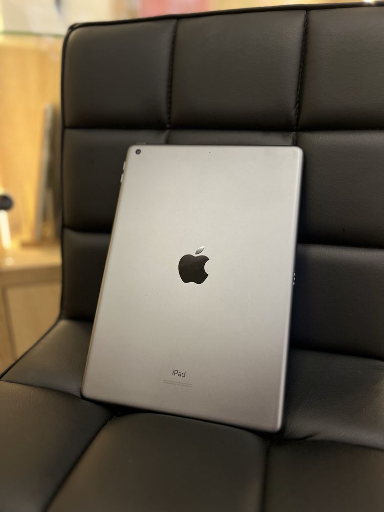 iPad 8th 32gb 2020 10.2 Space Gray з гарантією планшет для роботи