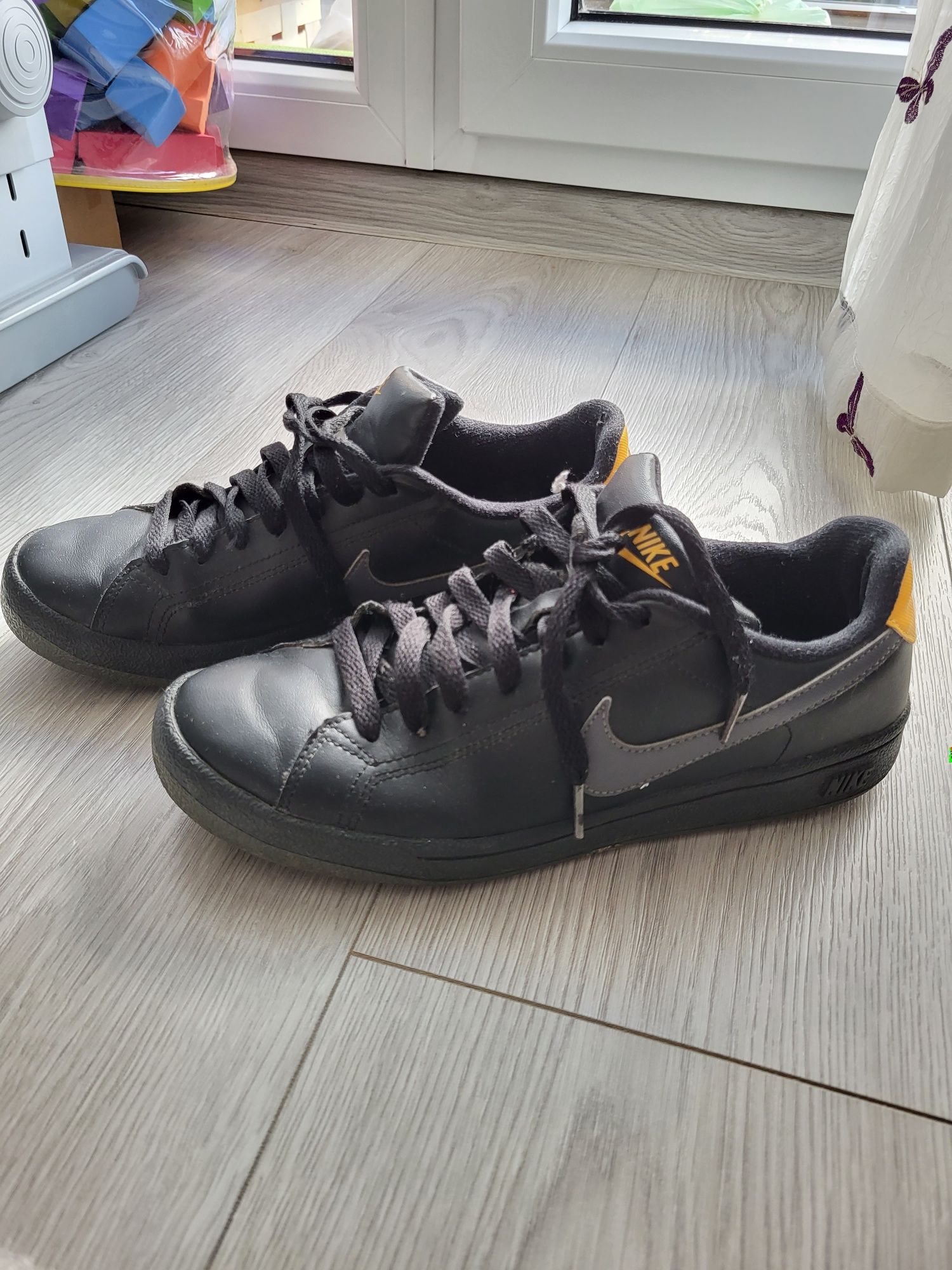 Sprzedam buty Nike damskie