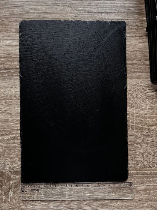 Дошка для подачі страв зі сланцю