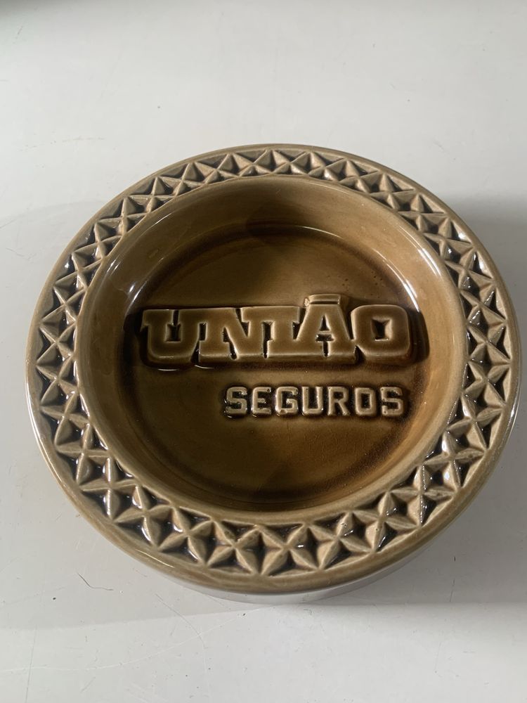 Cinzeiro “UNIÃO seguros”
