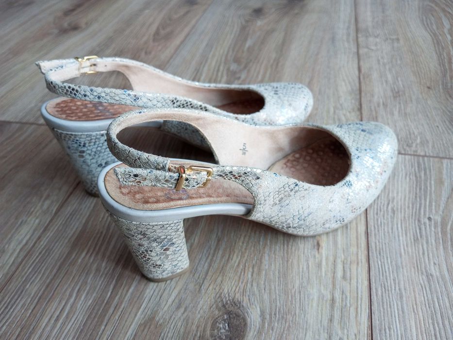 Buty na obcasie Caprice